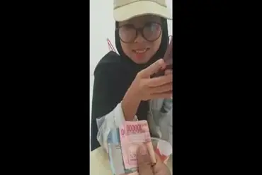 Bokep Jilbab Kasir Manis Open BO Mantap